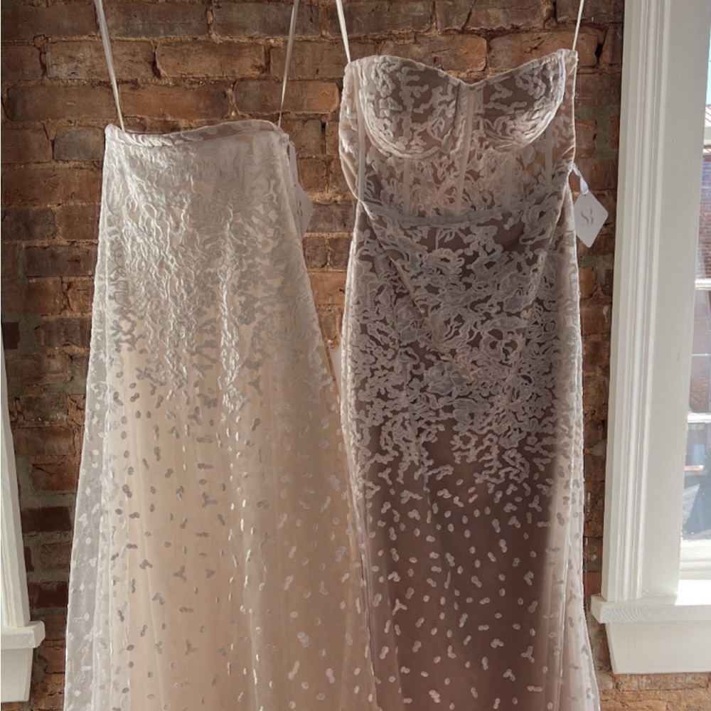 Brand New Sweet Pea Alena Leena Cream Lace Bridal Gown fits like a US 10